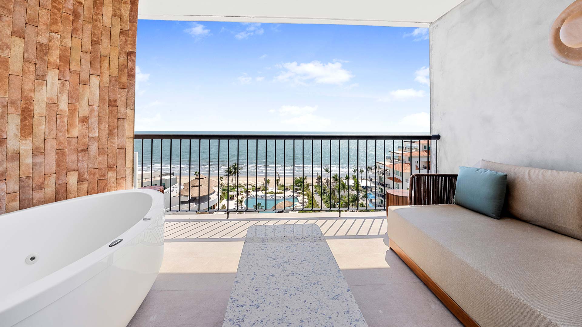 rooms and suites with ocean view