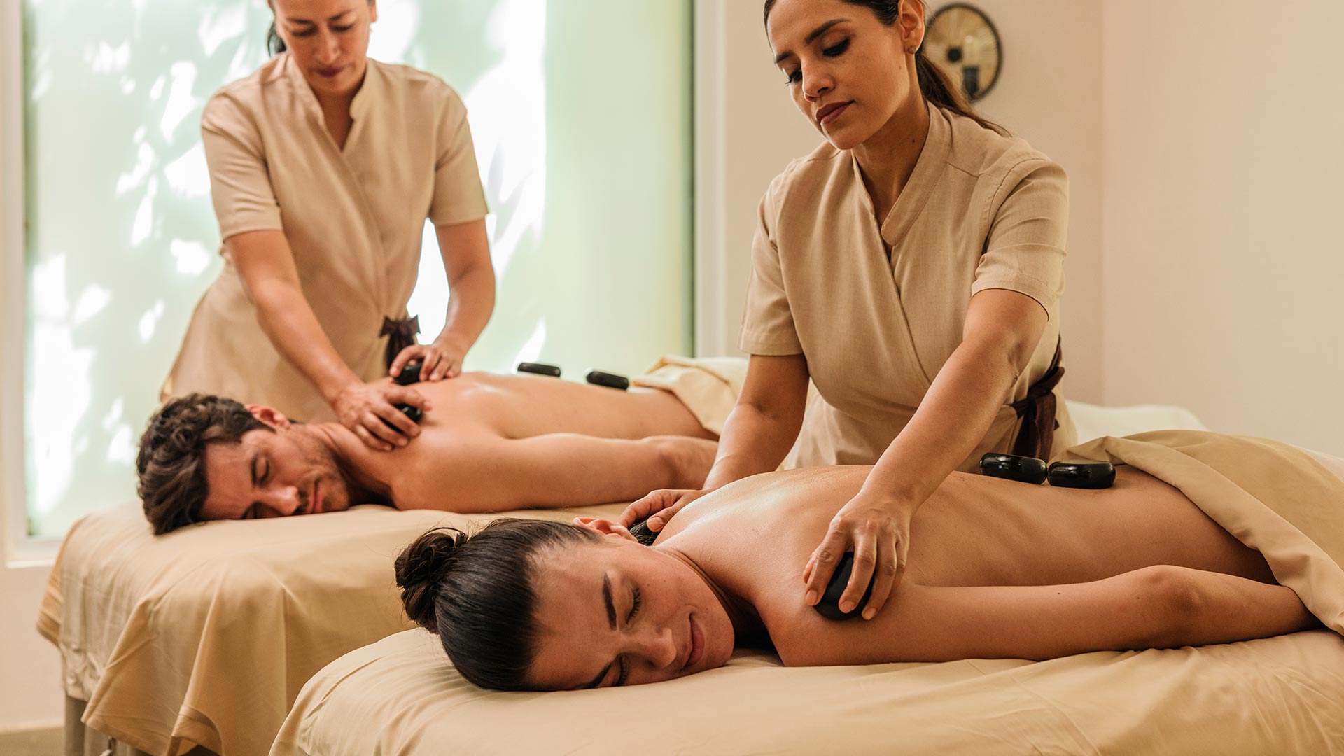 Salón de Belleza | UNICO 20˚87˚, image size:1920x1080