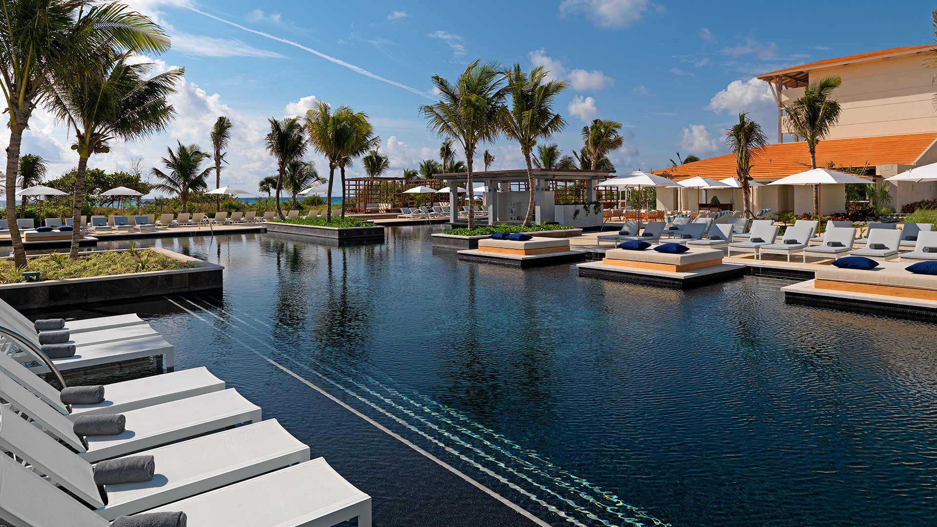 3,630 Placa De Bronce Fotos de stock - Fotos libres de regalías de  Dreamstime - Página 3, image size:1920x1080